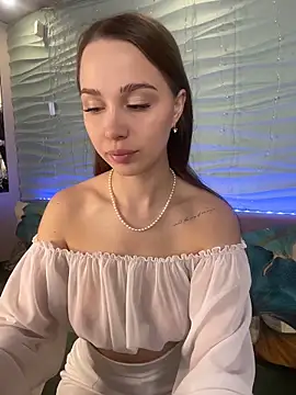 MiyaMeow- online show from November 4, 2025, 7:01 am