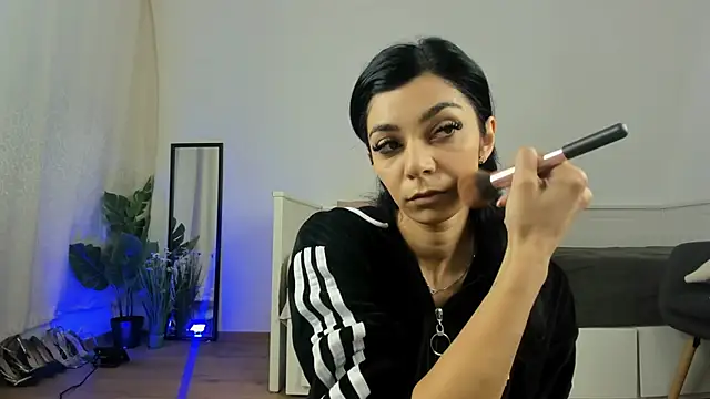 ReneeVoss online show from March 16, 2026, 3:47 am