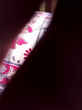 Snapshot of svk_05 chatting on October 15, 2025, 4:22 am svk 05 online show from October 15, 2025, 4:22 am