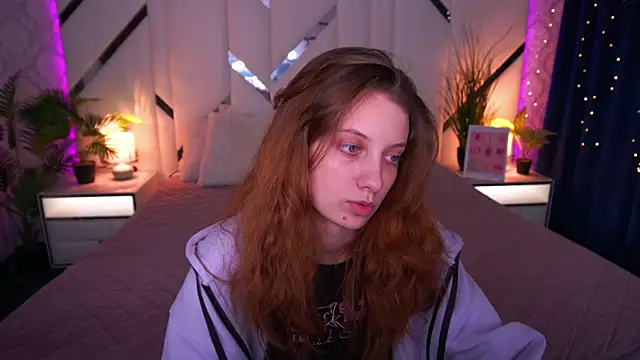 Snapshot of CuteeFoxy chatting on February 3, 2026, 2:44 pm CuteeFoxy online show from February 3, 2026, 2:44 pm