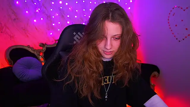 Snapshot of CuteeFoxy chatting on February 23, 2026, 2:50 pm CuteeFoxy online show from February 23, 2026, 2:50 pm