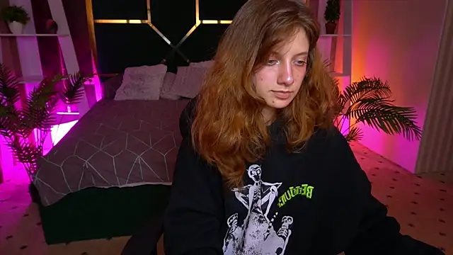 Snapshot of CuteeFoxy chatting on November 18, 2025, 3:04 pm CuteeFoxy online show from November 18, 2025, 3:04 pm