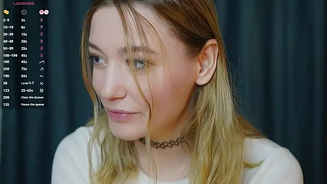 StarryMary online show from November 21, 2025, 9:03 pm