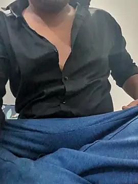 Akki19989 online show from October 14, 2025, 9:15 pm