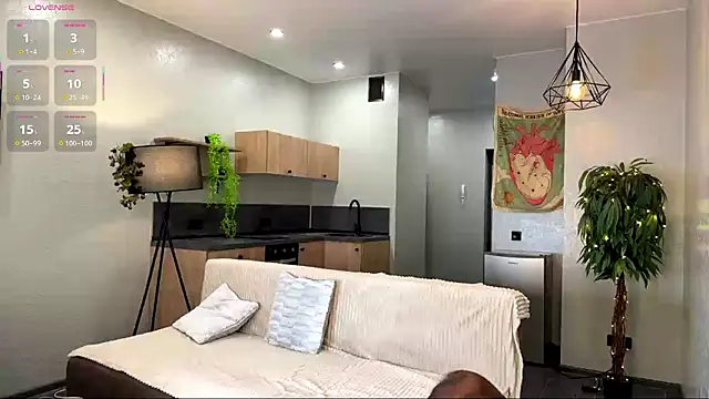 Snapshot of StephnieRecuparo chatting on February 13, 2026, 2:39 pm StephnieRecuparo online show from February 13, 2026, 2:39 pm