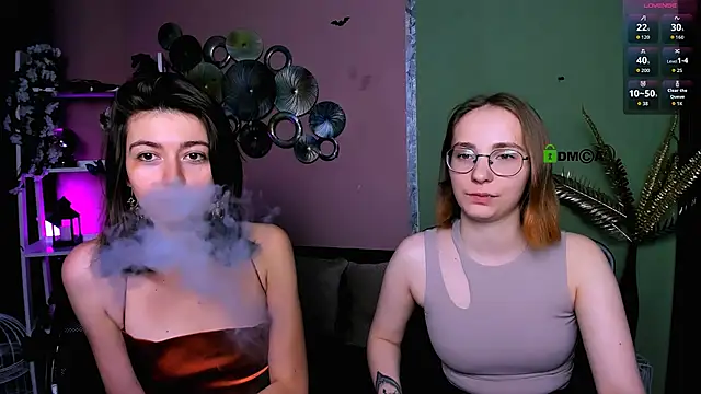 Snapshot of evalora_vei chatting on December 15, 2025, 3:29 pm evalora vei online show from December 15, 2025, 3:29 pm