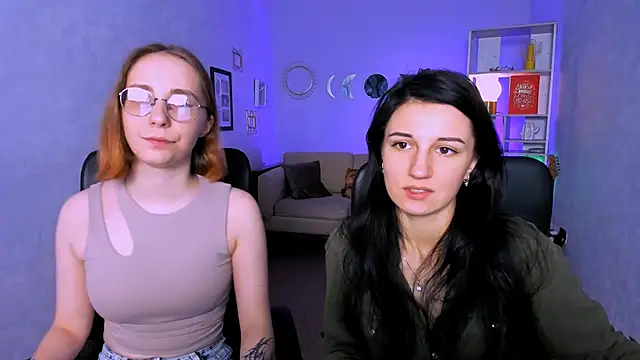 Snapshot of evalora_vei chatting on November 21, 2025, 1:21 pm evalora vei online show from November 21, 2025, 1:21 pm