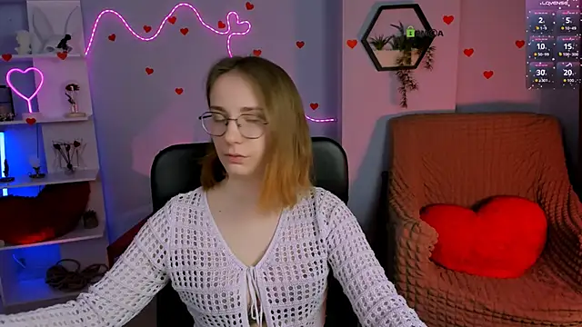 Snapshot of evalora_vei chatting on February 20, 2026, 1:13 pm evalora vei online show from February 20, 2026, 1:13 pm