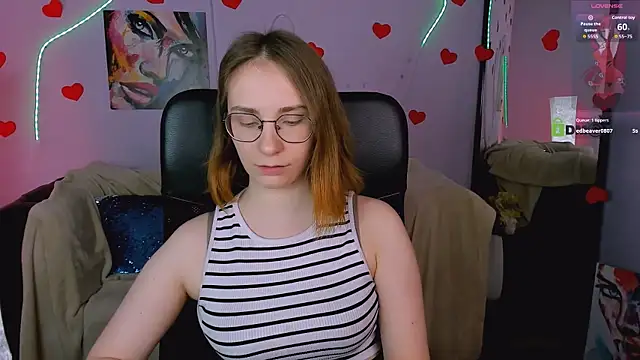 Snapshot of evalora_vei chatting on February 19, 2026, 1:19 pm evalora vei online show from February 19, 2026, 1:19 pm