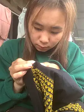 Snapshot of Yanmei_19 chatting on November 2, 2025, 2:38 am Yanmei 19 online show from November 2, 2025, 2:38 am