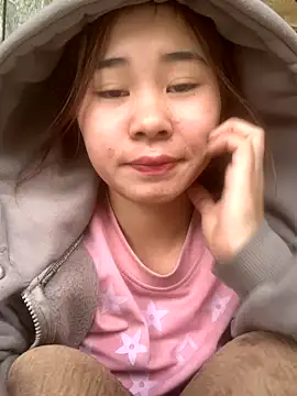 Snapshot of Yanmei_19 chatting on November 19, 2025, 5:51 am Yanmei 19 online show from November 19, 2025, 5:51 am