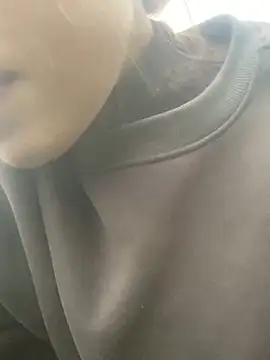 Snapshot of Yanmei_19 chatting on November 3, 2025, 10:08 am Yanmei 19 online show from November 3, 2025, 10:08 am