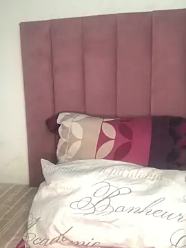 Snapshot of Bubbles156 chatting on February 15, 2026, 2:05 pm Bubbles156 online show from February 15, 2026, 2:05 pm