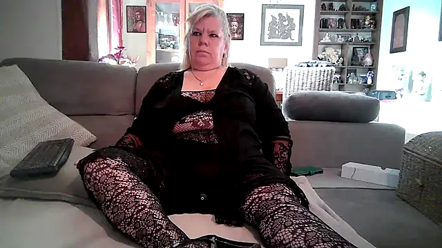Snapshot of Bouddha-Angel chatting on April 30, 2026, 7:04 am Bouddha-Angel online show from April 30, 2026, 7:04 am