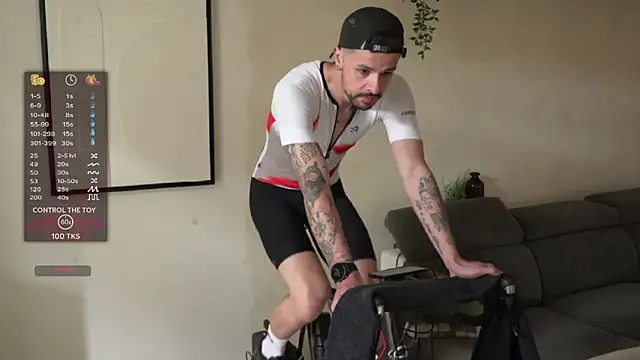 monsieurguitsxxx online show from April 18, 2026, 11:56 am