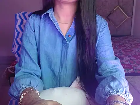 spicy sofiya - online show from December 1, 2025, 5:25 pm