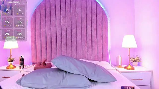 Snapshot of ShaylaDavis chatting on December 2, 2025, 7:59 pm ShaylaDavis online show from December 2, 2025, 7:59 pm