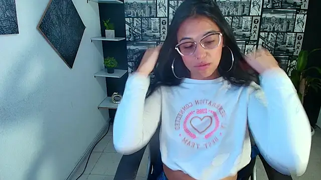 Snapshot of Sub_Scarlett chatting on November 17, 2025, 11:36 am Sub Scarlett online show from November 17, 2025, 11:36 am