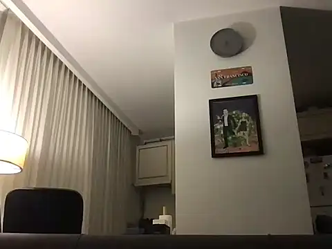 dicsucerboy77 online show from December 5, 2025, 2:32 am