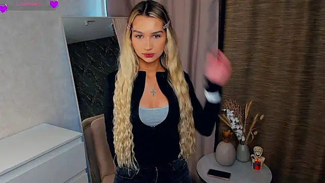 Snapshot of RosaleeSalm chatting on October 20, 2025, 6:26 am RosaleeSalm online show from October 20, 2025, 6:26 am