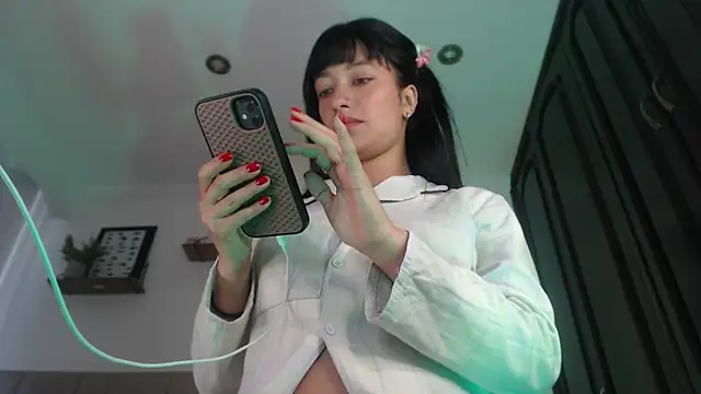  TiniWild online show from March 19, 2026, 9:04 pm