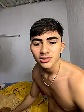 Snapshot of Myke_hotxxx chatting on November 11, 2025, 3:23 am Myke hotxxx online show from November 11, 2025, 3:23 am