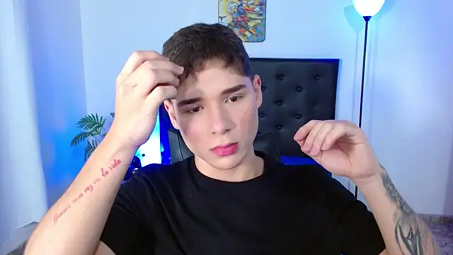 Snapshot of Mattass18 chatting on February 12, 2026, 1:22 pm Mattass18 online show from February 12, 2026, 1:22 pm