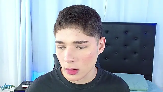 Snapshot of Mattass18 chatting on February 20, 2026, 1:24 pm Mattass18 online show from February 20, 2026, 1:24 pm