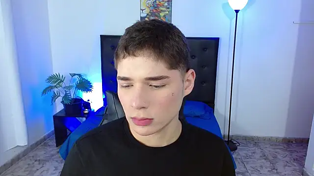 Snapshot of Mattass18 chatting on February 13, 2026, 1:22 pm Mattass18 online show from February 13, 2026, 1:22 pm