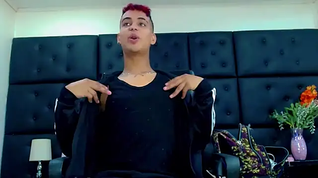 Snapshot of MarkoStorck chatting on October 22, 2025, 11:09 am MarkoStorck online show from October 22, 2025, 11:09 am