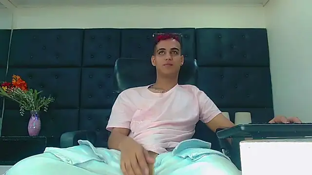 Snapshot of MarkoStorck chatting on October 24, 2025, 7:24 pm MarkoStorck online show from October 24, 2025, 7:24 pm