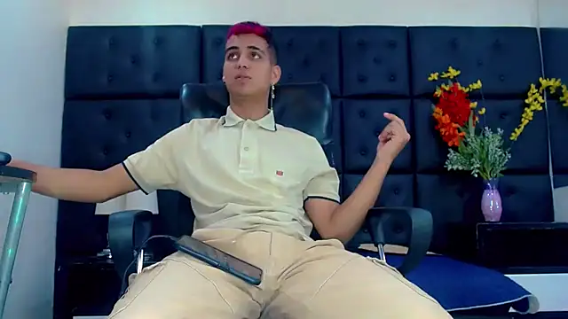 Snapshot of MarkoStorck chatting on October 28, 2025, 7:02 pm MarkoStorck online show from October 28, 2025, 7:02 pm