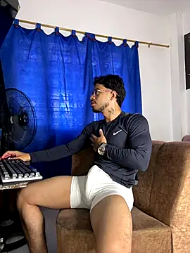 Kylian Alessandro online show from October 15, 2025, 1:08 pm