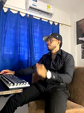 Kylian Alessandro online show from October 27, 2025, 3:35 pm