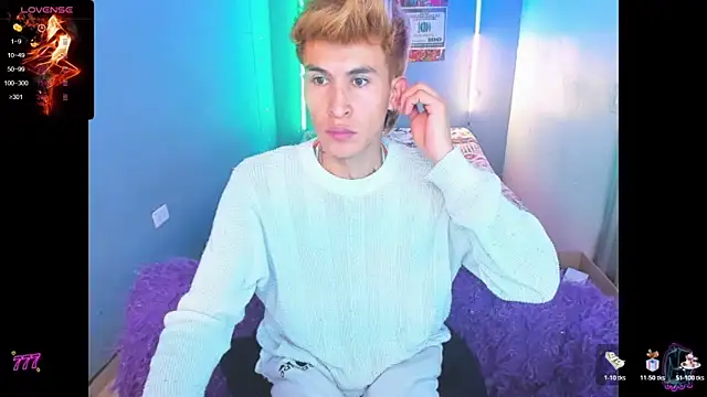 Snapshot of Latin_boysxxxx chatting on April 15, 2026, 11:05 pm Latin boysxxxx online show from April 15, 2026, 11:05 pm