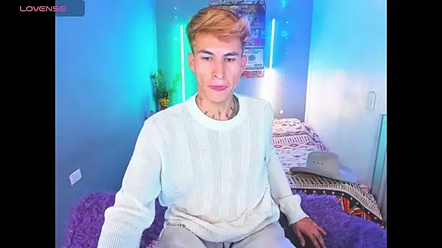 Snapshot of Latin_boysxxxx chatting on March 10, 2026, 2:59 am Latin boysxxxx online show from March 10, 2026, 2:59 am