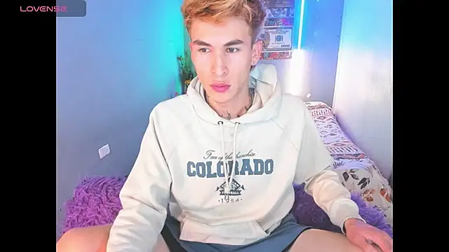 Snapshot of Latin_boysxxxx chatting on March 12, 2026, 11:42 pm Latin boysxxxx online show from March 12, 2026, 11:42 pm