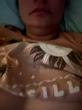 honeygirlox online show from November 25, 2025, 2:50 pm