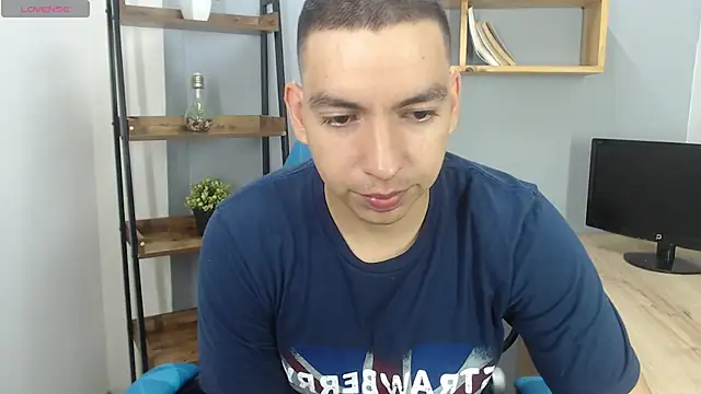 Snapshot of Axel_Stones_ chatting on October 17, 2025, 3:14 pm Axel Stones online show from October 17, 2025, 3:14 pm