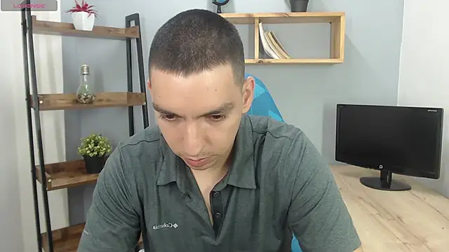 Snapshot of Axel_Stones_ chatting on October 20, 2025, 1:44 pm Axel Stones online show from October 20, 2025, 1:44 pm