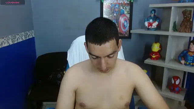 Snapshot of Axel_Stones_ chatting on October 31, 2025, 1:30 pm Axel Stones online show from October 31, 2025, 1:30 pm