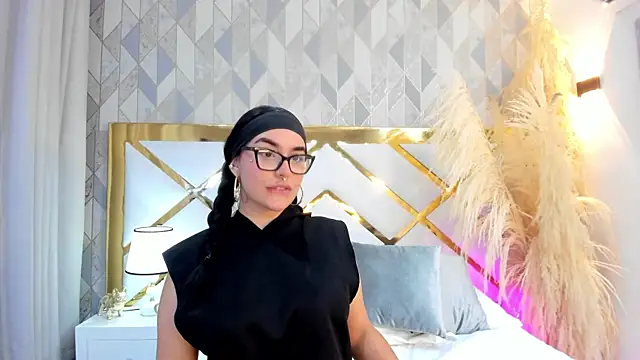 DevoraCarther online show from October 19, 2025, 1:25 pm