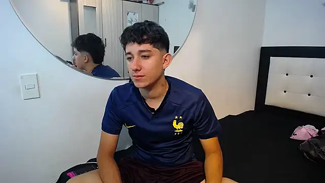 Snapshot of Dravith_Valery chatting on December 3, 2025, 4:35 am Dravith Valery online show from December 3, 2025, 4:35 am