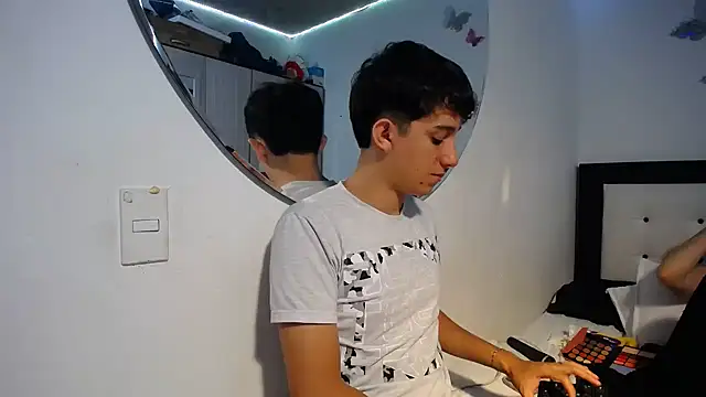 Snapshot of Dravith_Valery chatting on November 8, 2025, 9:46 am Dravith Valery online show from November 8, 2025, 9:46 am