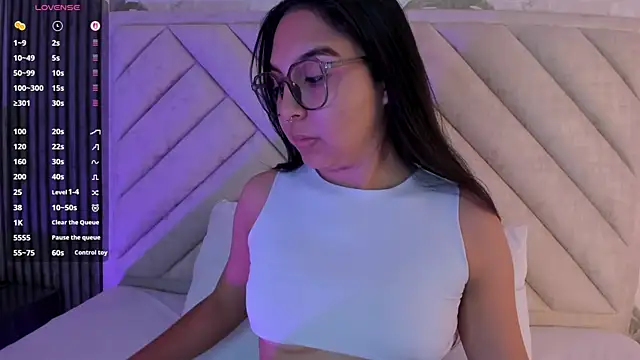 Snapshot of Lexy-Sweet1 chatting on November 26, 2025, 4:34 am Lexy-Sweet1 online show from November 26, 2025, 4:34 am