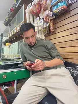 Leonardmoppet online show from November 30, 2025, 9:15 pm