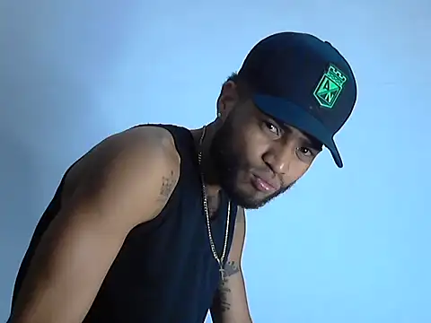 Snapshot of AXionX chatting on December 3, 2025, 1:43 pm AXionX online show from December 3, 2025, 1:43 pm