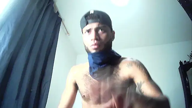 Snapshot of AXionX chatting on October 28, 2025, 9:08 am AXionX online show from October 28, 2025, 9:08 am