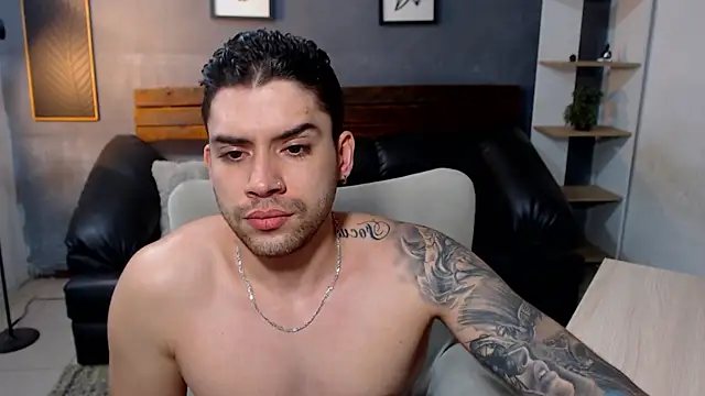 Mike montoya01 online show from May 20, 2026, 8:17 pm