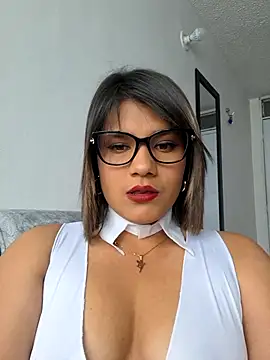 Snapshot of CinthiaRouse33 chatting on October 20, 2025, 6:52 pm CinthiaRouse33 online show from October 20, 2025, 6:52 pm